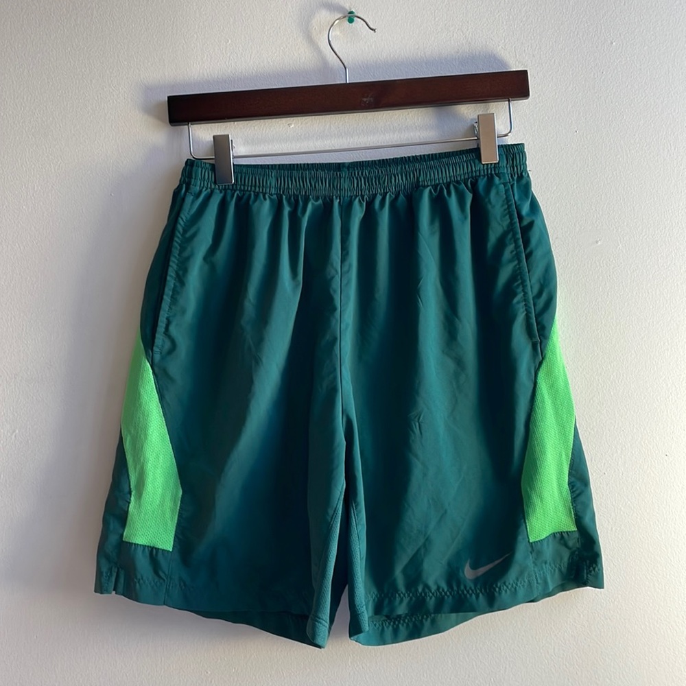 Green Nike Flex Athletic Running Shorts Size M .